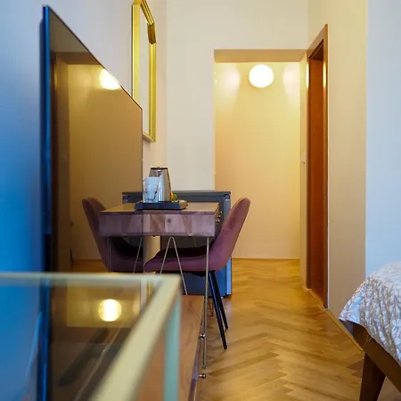 16 & Living Hotel apartamentowy