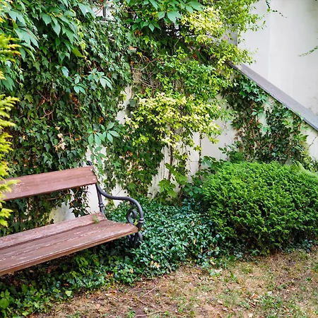 16 & Living Aparthotel 4*
