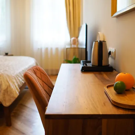 16 & Living Aparthotel 4*