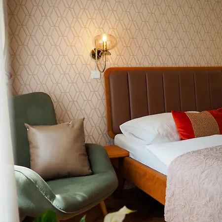 16 & Living Aparthotel