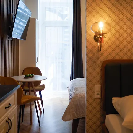 16 & Living Aparthotel 4*