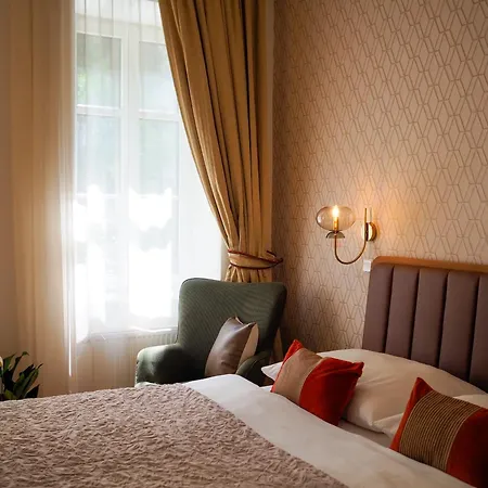 16 & Living Aparthotel Prag