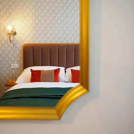16 & Living Aparthotel 4*